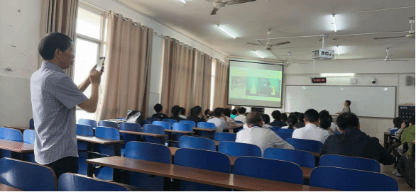 法商学院举办2026年上学期教学示范公开课